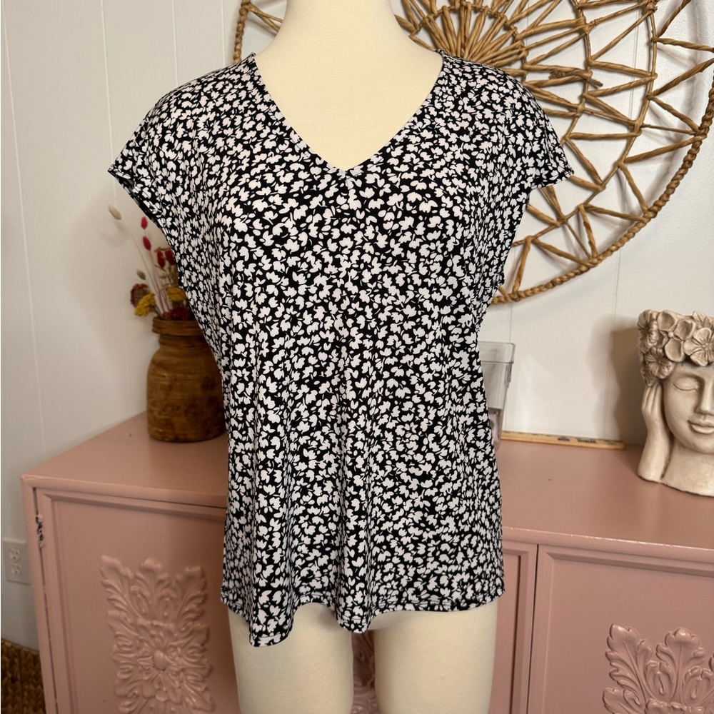 CeCe Black and White Floral Blouse